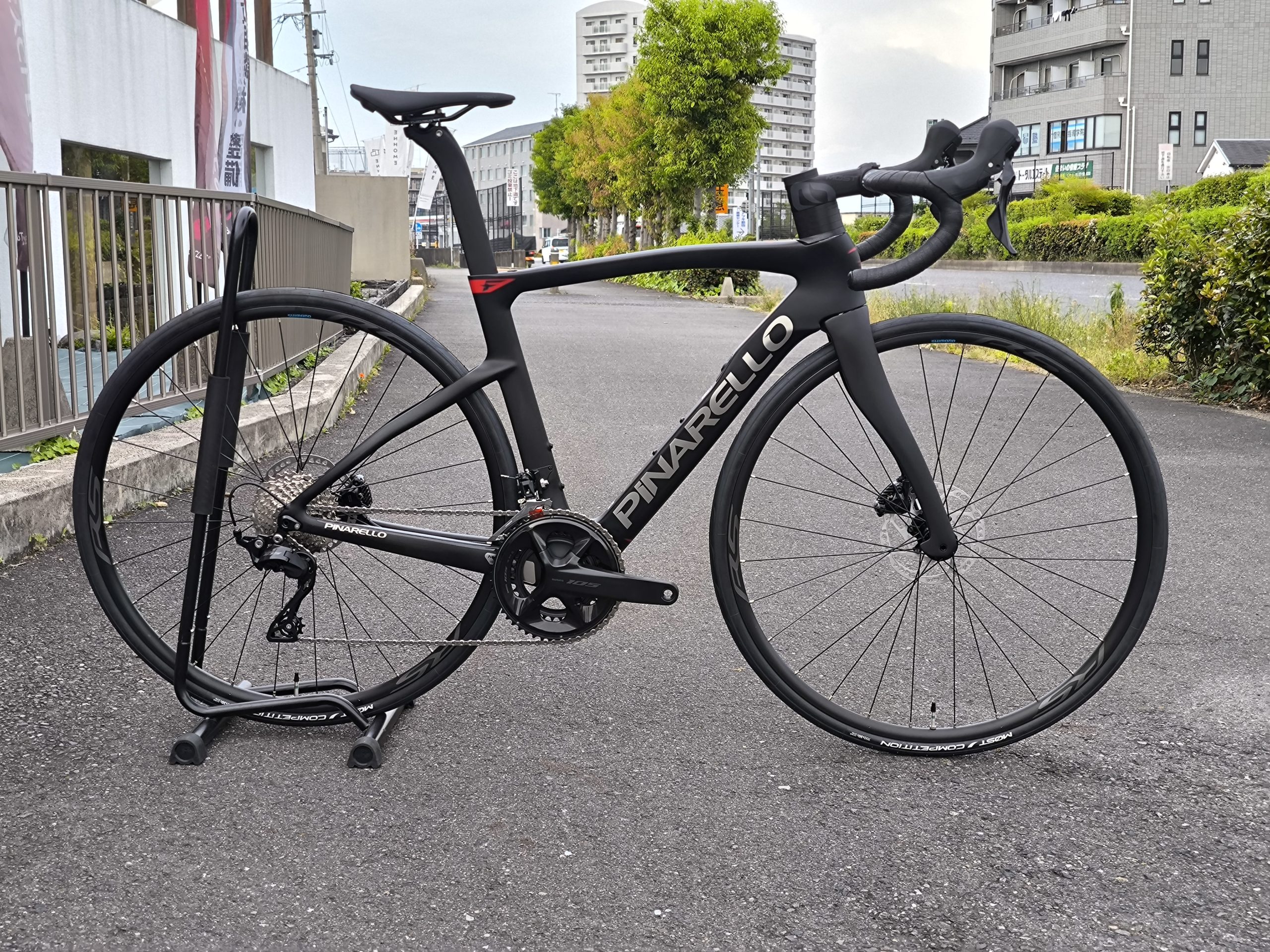 DOGMA直系のDNAを継承したPINARELLO「NEW F1」 | お知らせ